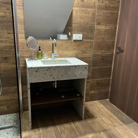 Vinarstvi Mikulica Πανσιόν 3*