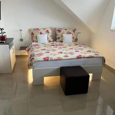 Vinarstvi Mikulica 3* Velké Pavlovice